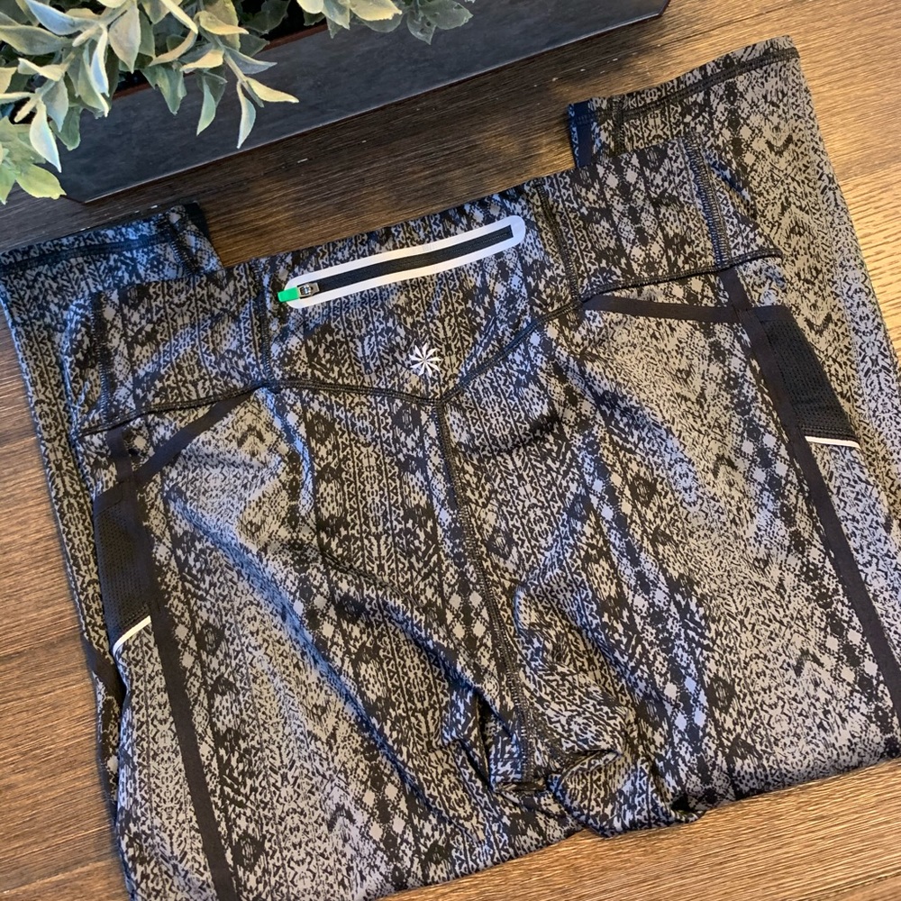 NWOT ATHLETA LEGGINGS SIZE MEDIUM